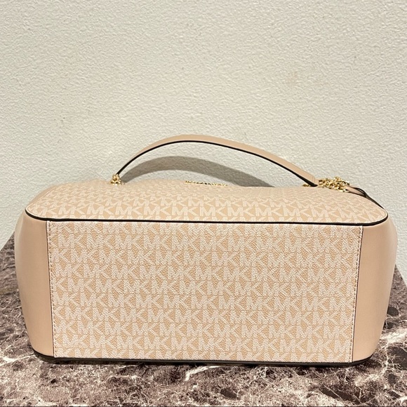 MICHAEL KORS Jet Set Large Color-Block Logo Tote Bag - Picture 7 of 11